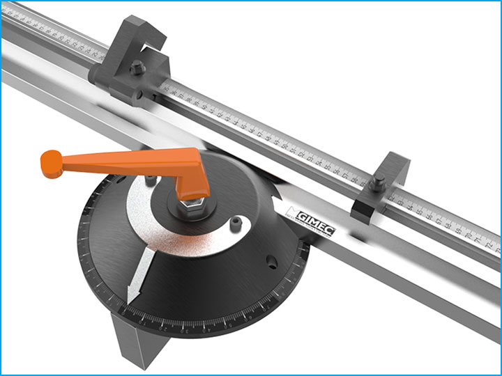 Angle protractor for guillotine shear
